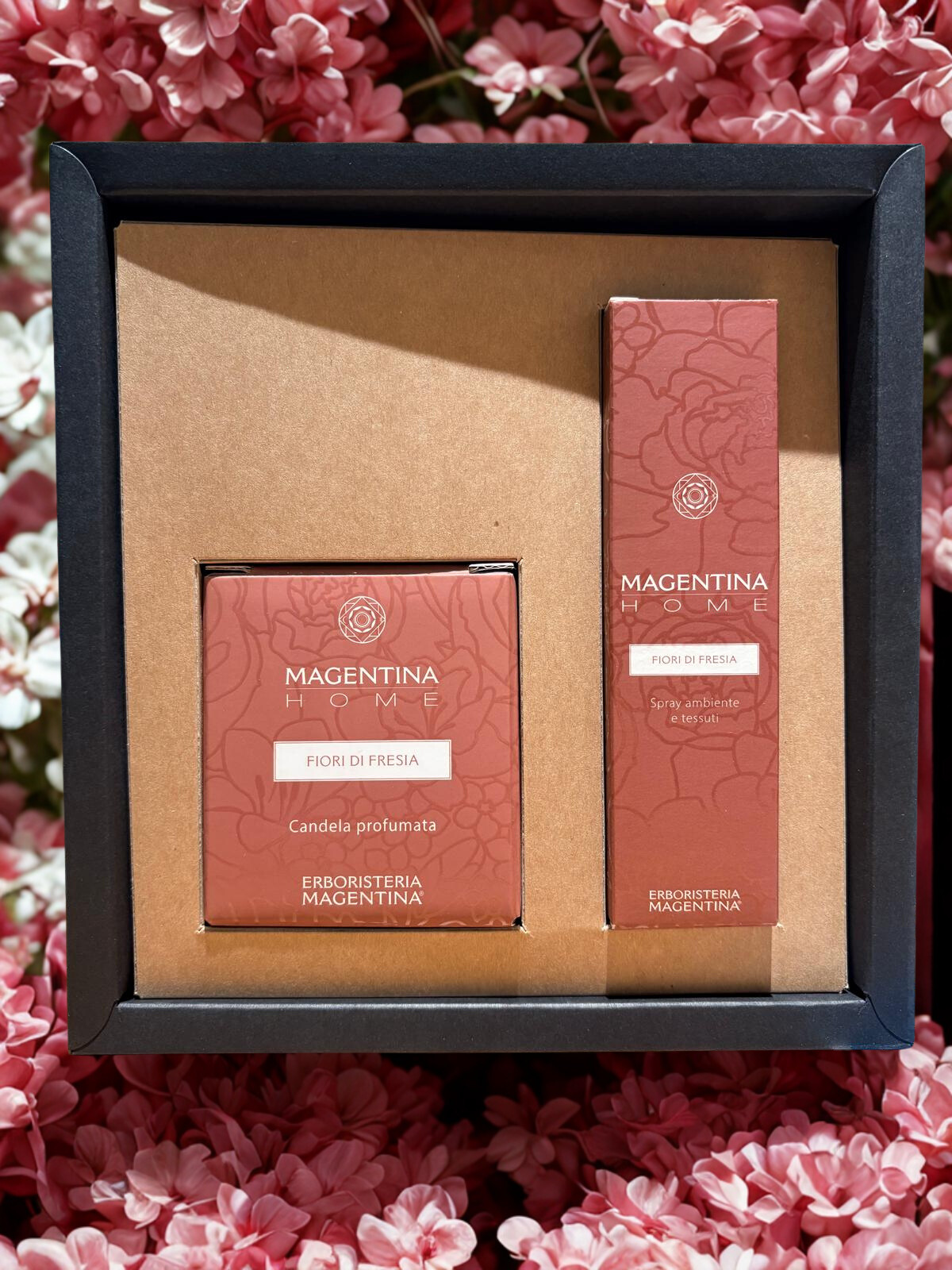 kit magentina home candela + spray ambiente fiori di fresia